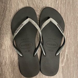 Havaianas black sparkle flip flops